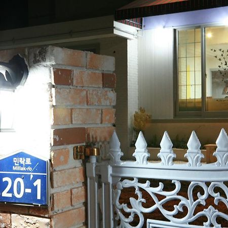 Guesthouse Mate Pusan Zewnętrze zdjęcie