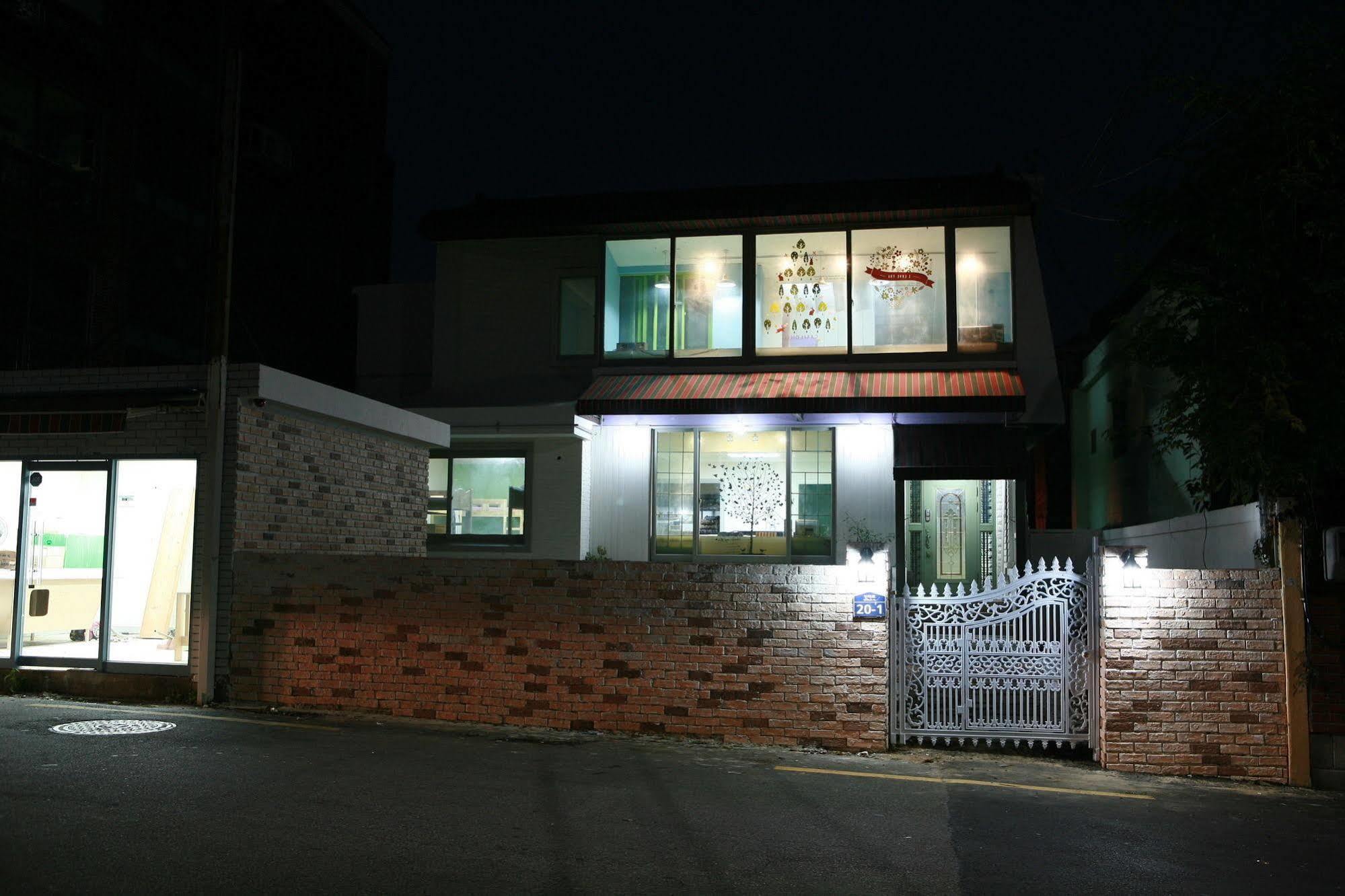 Guesthouse Mate Pusan Zewnętrze zdjęcie